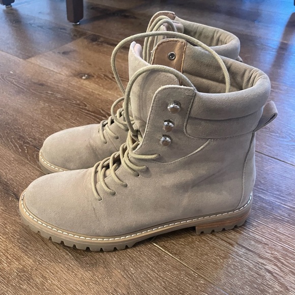 Vici Lace Uo Boots Size 8.5 - Picture 1 of 2